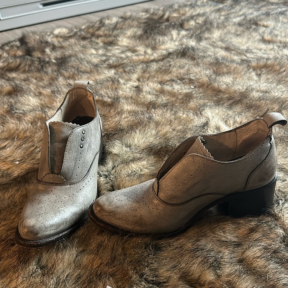 Freebird shoes metal grey size 7